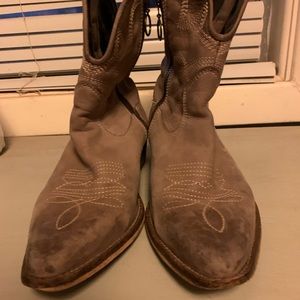 Kelly and Katie Boots